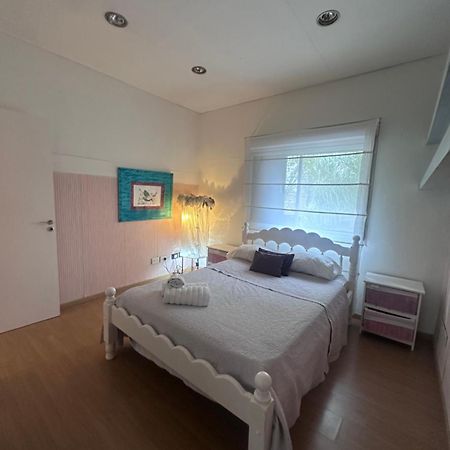 Bed and Breakfast Cool Clima Olivos Exterior foto